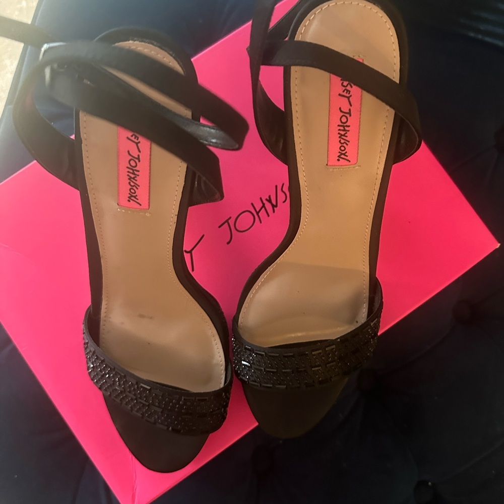 Betsey Johnson Allie Black Heels with Ankle Strap and Pointed Toe SZ 9